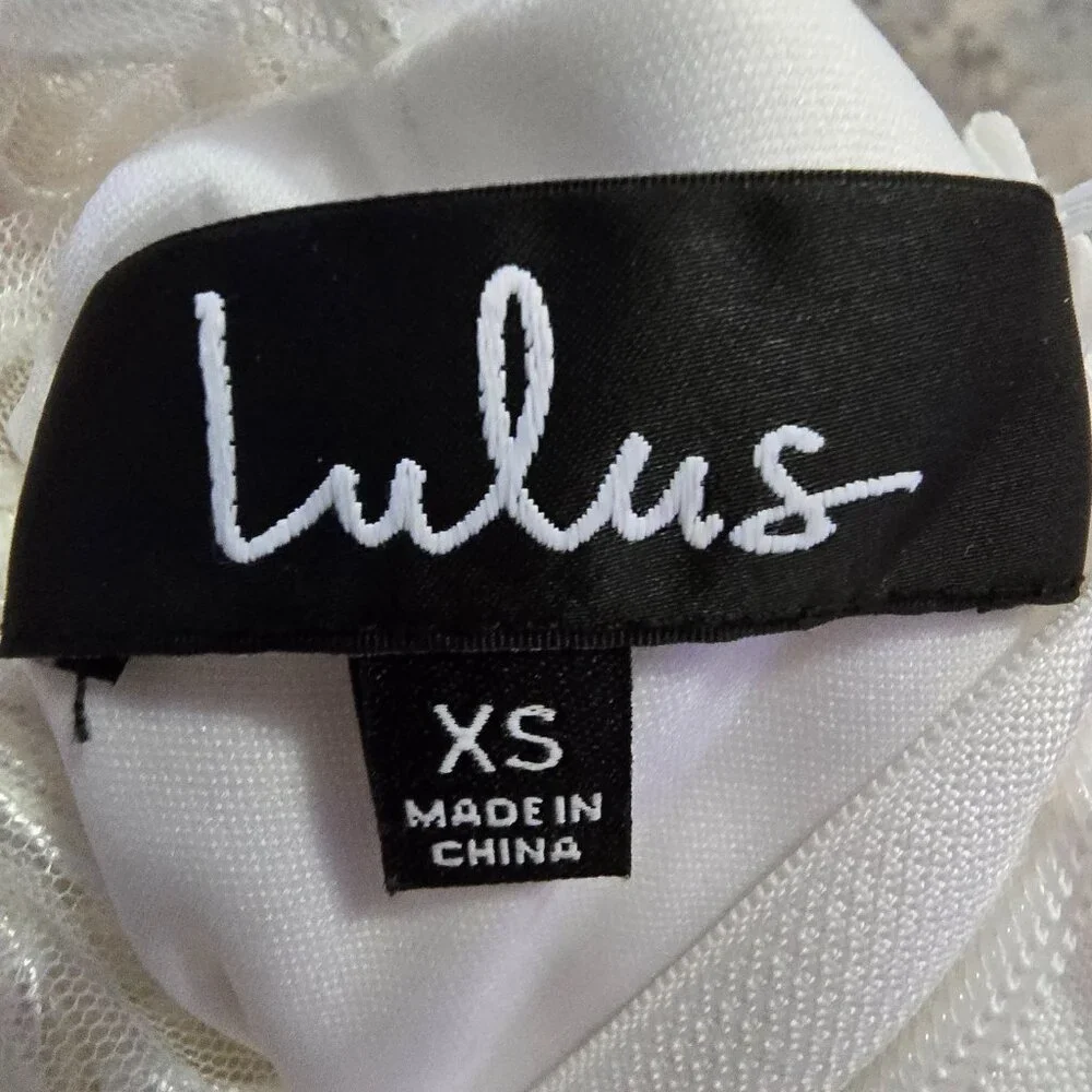 Lulus White Lace-Detail Sleeveless Sheath Wedding Dress XS Elegant Bridal Gown - Picture 5 of 12